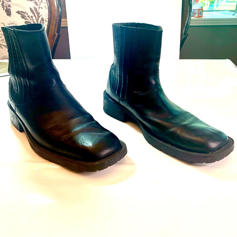 Boots for men’s size 10